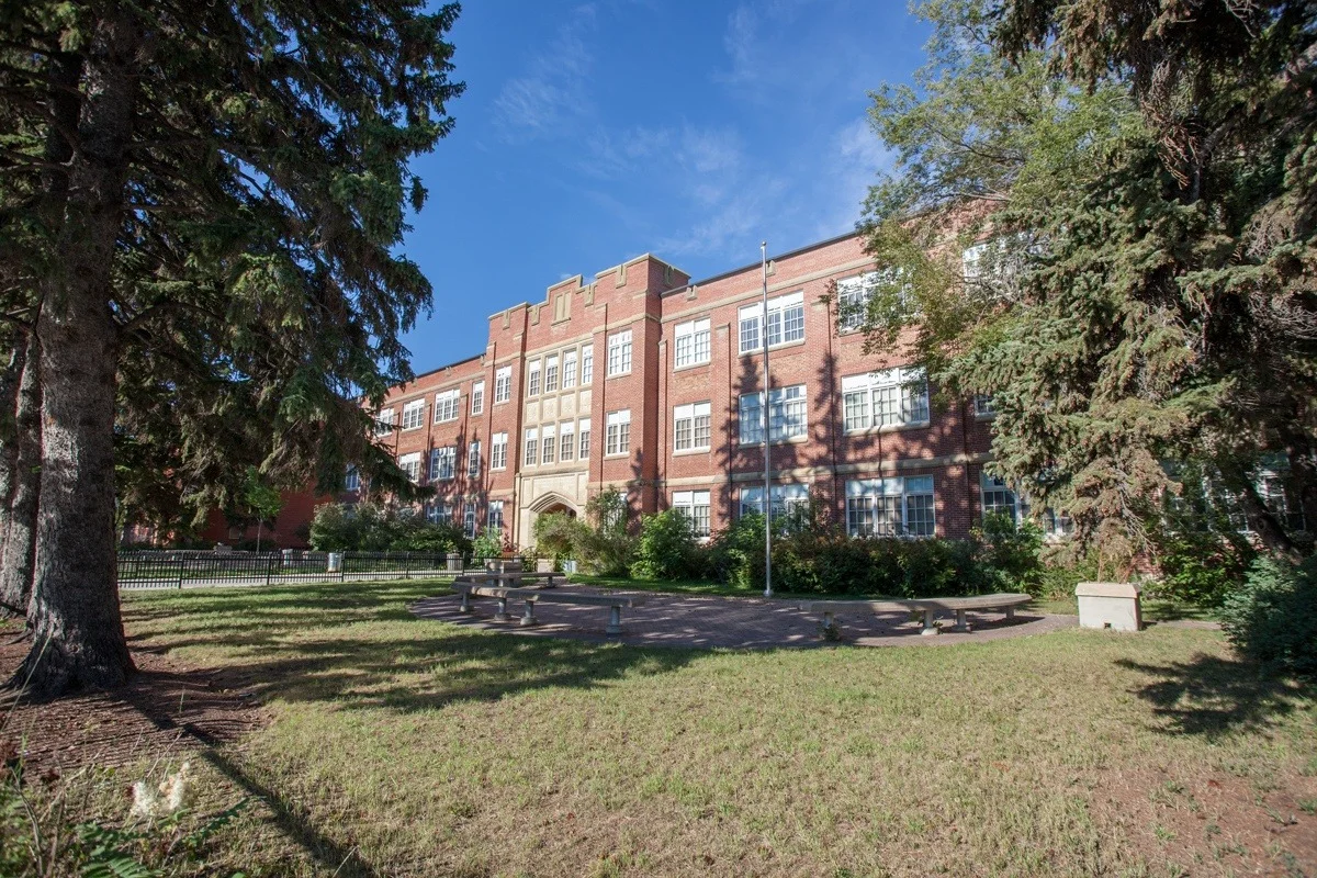 캘거리 교육청 캠퍼스 전경 - Calgary Board of Education (CBE)